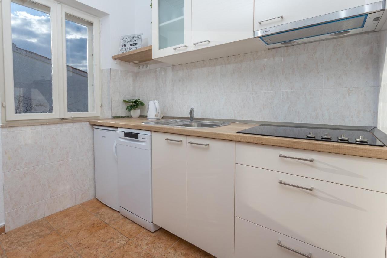 Apartments Marija Bibic Хвар Екстер'єр фото