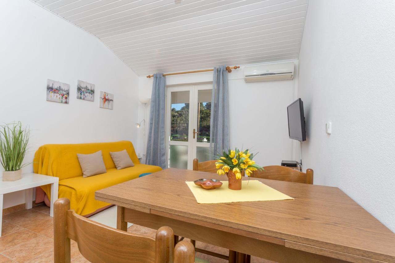 Apartments Marija Bibic Хвар Екстер'єр фото