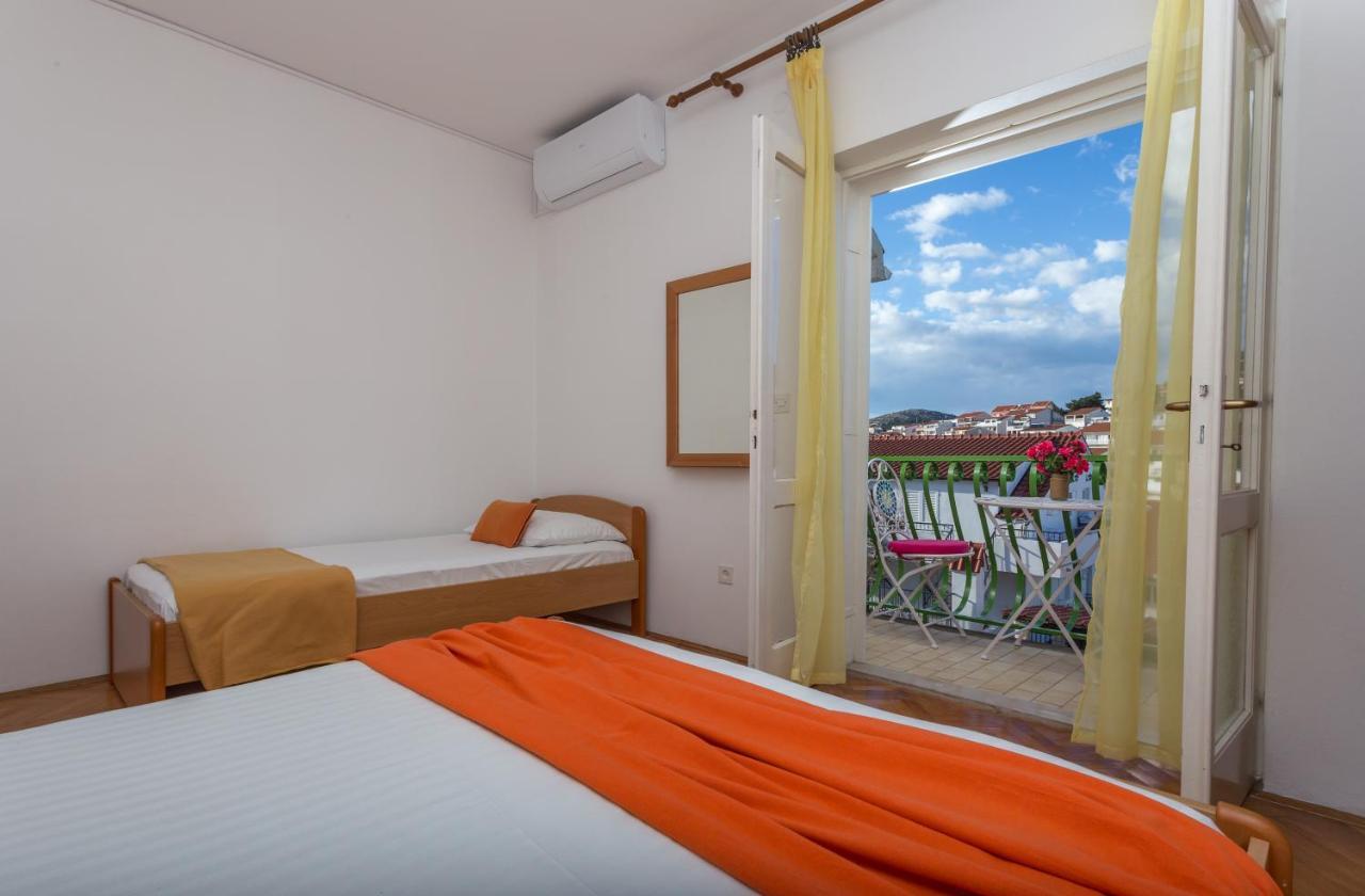 Apartments Marija Bibic Хвар Екстер'єр фото